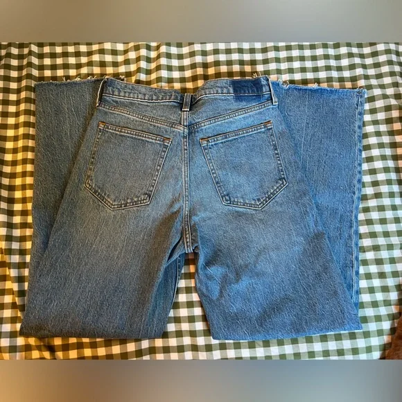Abercrombie High Rise 90s Relaxed Frayed Hem Jean - NWT - Picture 3 of 6